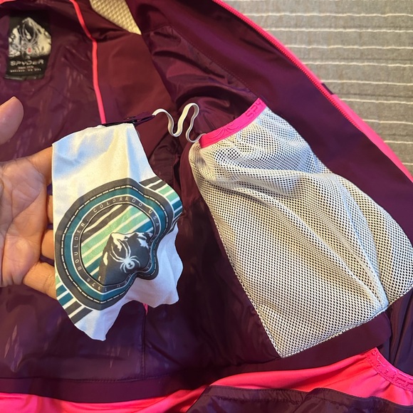 NWT Spyder BALANCE GTX Ski Jacket, Size 6
beautiful bright bubblegum and grape - Picture 6 of 8
